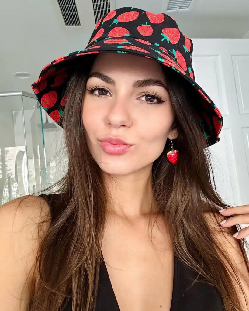 Victoria Justice Biography, Age, Height, Boyfriend, Relationships, Married, Songs, Movies, TV Shows, Instagram, Net Worth, and Career