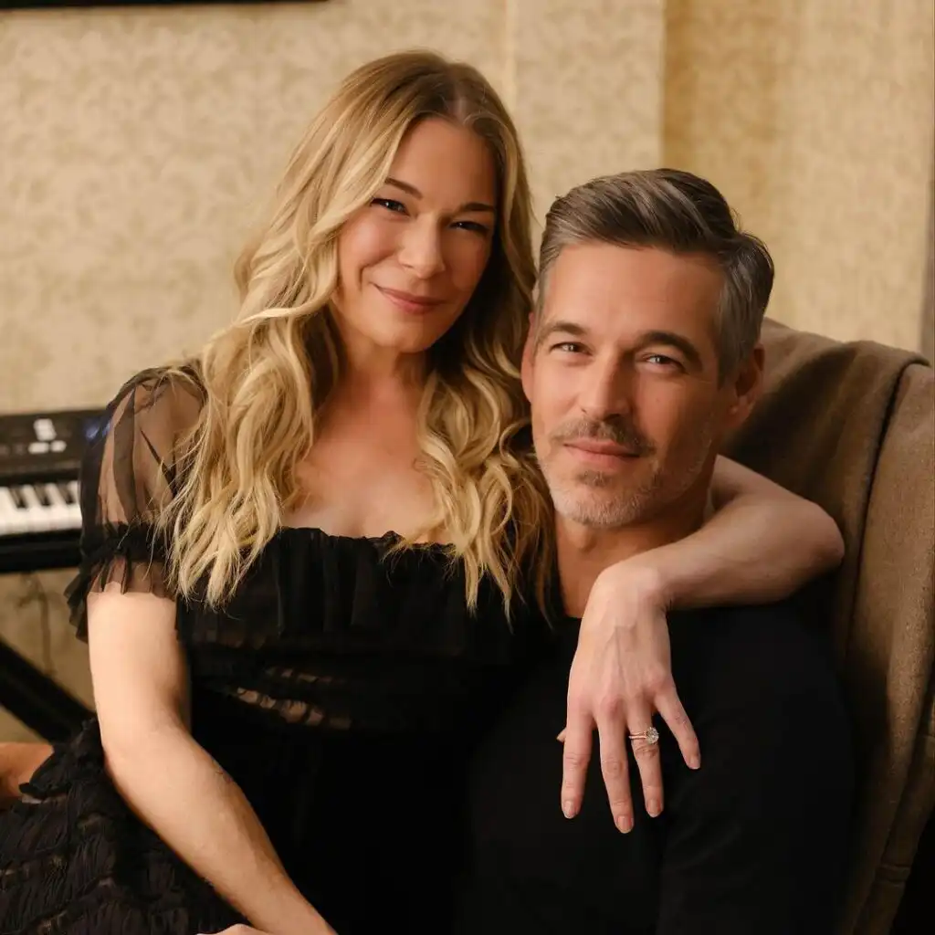 LeAnn Rimes Biography, Age, Songs, Husband, Children, Movies, TV Shows, Net Worth, and Career