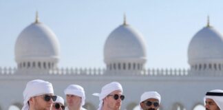 Kevin De Bruyne visits Sheikh Zayed Grand Mosque in Abu Dhabi (Photos)