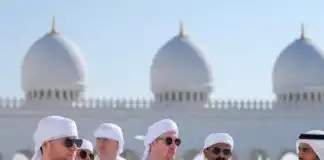 Kevin De Bruyne visits Sheikh Zayed Grand Mosque in Abu Dhabi (Photos)