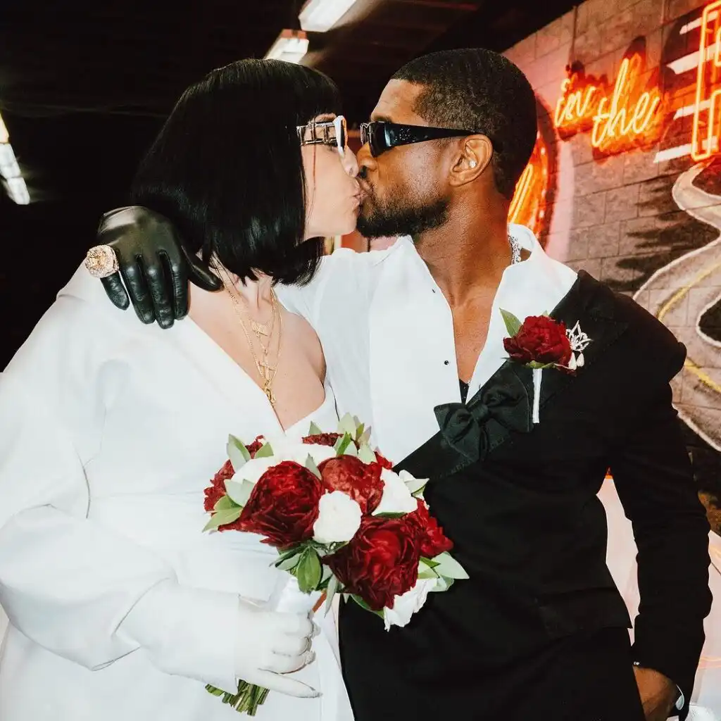 Usher Raymond Biography, Age, Songs, Albums, Wife, Children, News, Movies, Net Worth, and Career