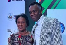 “My world has crashed all around me” – AMVCA Winner, Wale Ojo loses Mum “My world has crashed all around me" - AMVCA Winner, Wale Ojo loses Mum