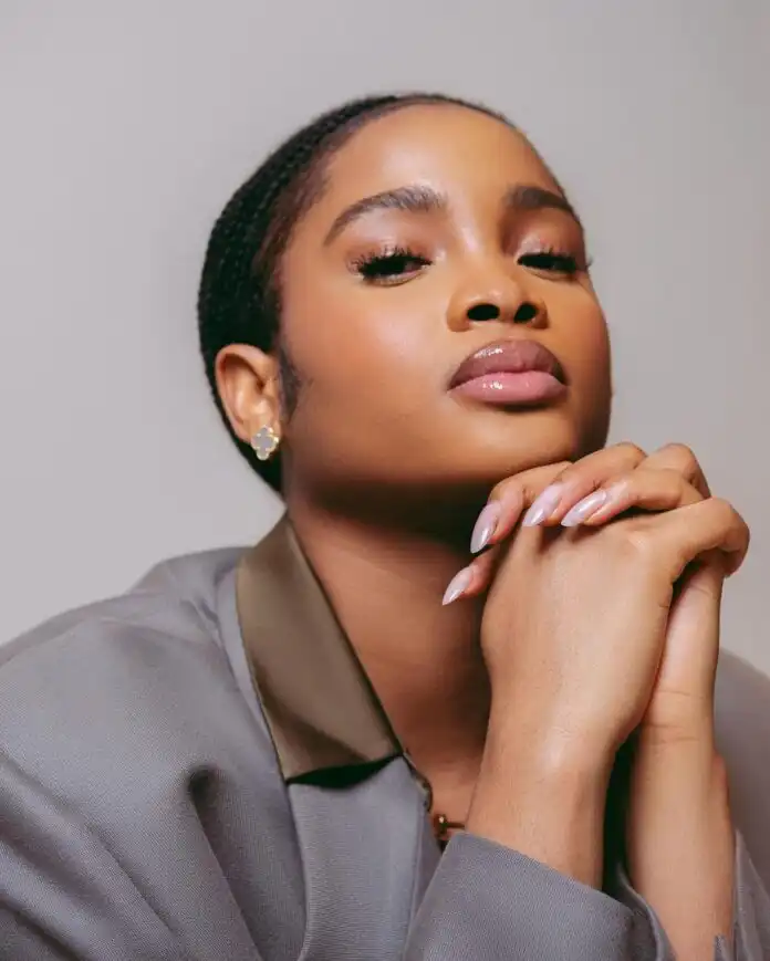 Queendarerah Biography, Age, Husband, Wedding, Snapchat, Wikipedia, Photos, Net Worth, and Career Queendarerah Biography, Age, Husband, Wedding, Snapchat, Wikipedia, Photos, Net Worth, and Career