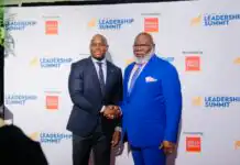 Vusi Thembekwayo meets T.D. Jakes, shares photos titled "From Benoni to the World"