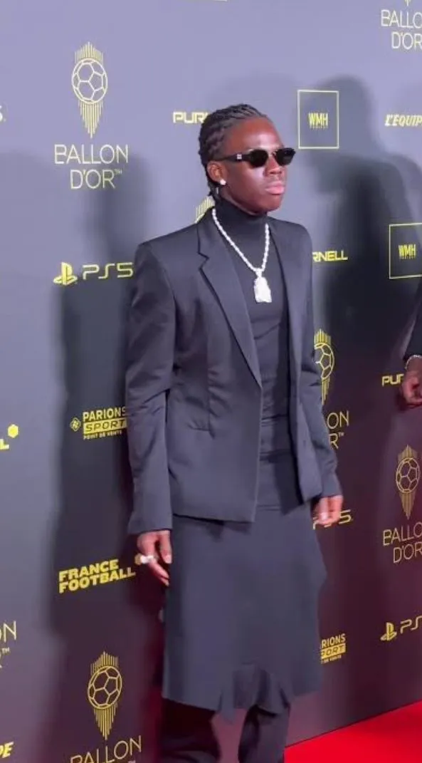 Rema Turns Heads by Wearing Skirt to Ballon d’Or Event Rema Turns Heads by Wearing Skirt to Ballon d’Or Event