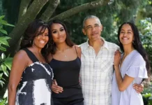 Barack and Michelle Obama send Thanksgiving greetings in a different way