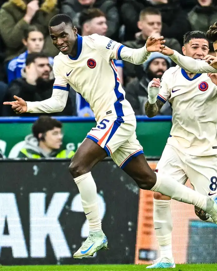 Chelsea Edge Leicester in a 2-1 narrow win to close the gap on City