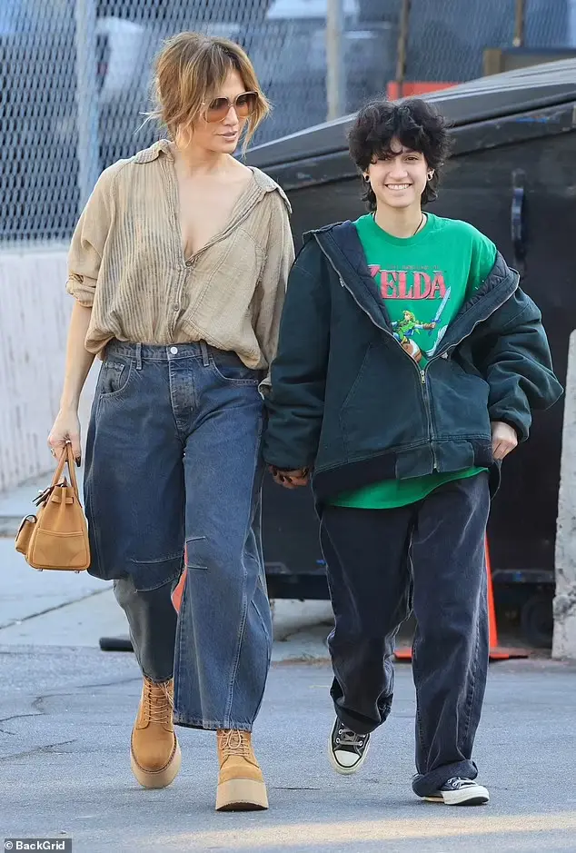 Jennifer Lopez Spotted Shopping with 16-Year-Old Child Emme