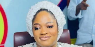 Emotional Video of Ooni’s Ex-Wife Naomi Silekunola’s Mom Sparks Reactions