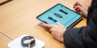 Apple to introduce satellite communications to smartwatch by 2025