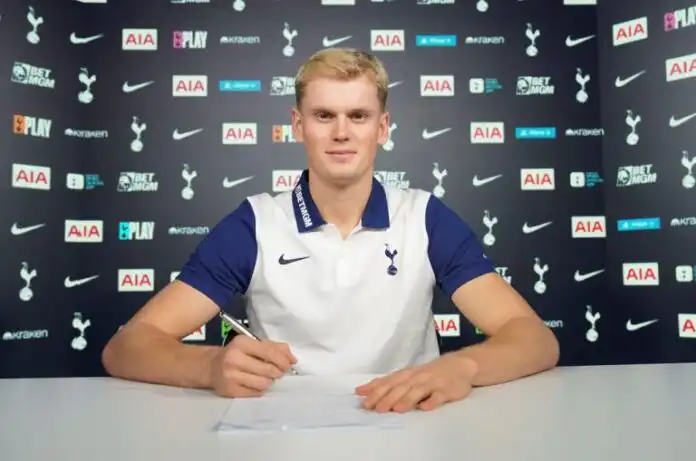 EPL: Tottenham sign goalkeeper Kinský for £12.5m
