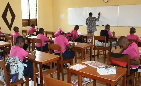 FG to scrap JSS, SSS, introduce 12-year basic education model FG to scrap JSS, SSS, introduce 12-year basic education model