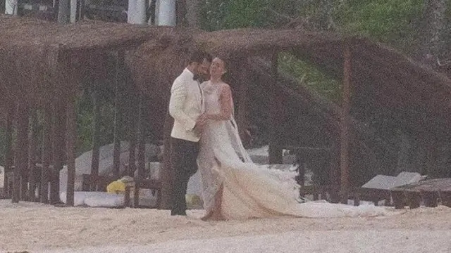 Jennifer Aniston Ex, Justin Theroux Marries Nicole Brydon Bloom in Intimate Beach Ceremony 2 Justin Theroux Marries Nicole Brydon Bloom in Intimate Beach Ceremony