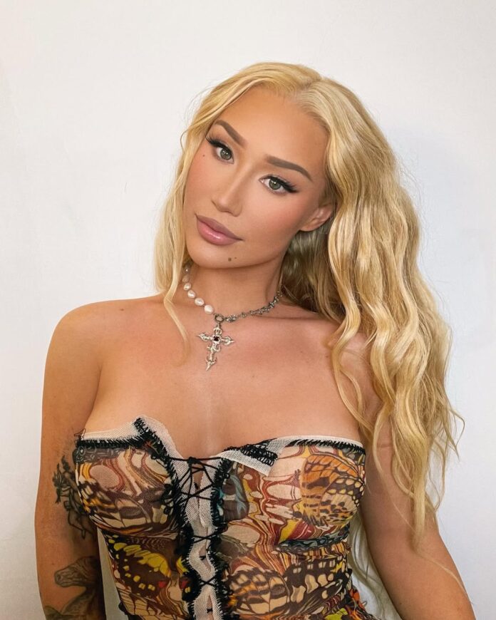Iggy Azalea Accuses Universal Music of Withholding Millions in Royalties Iggy Azalea Accuses Universal Music of Withholding Millions in Royalties