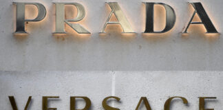Prada to buy rival Versace for 1.25 bn euros
