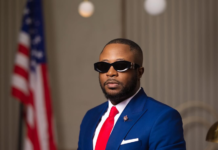 Tunde Ednut Becomes U.S. Citizen