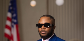 Tunde Ednut Becomes U.S. Citizen