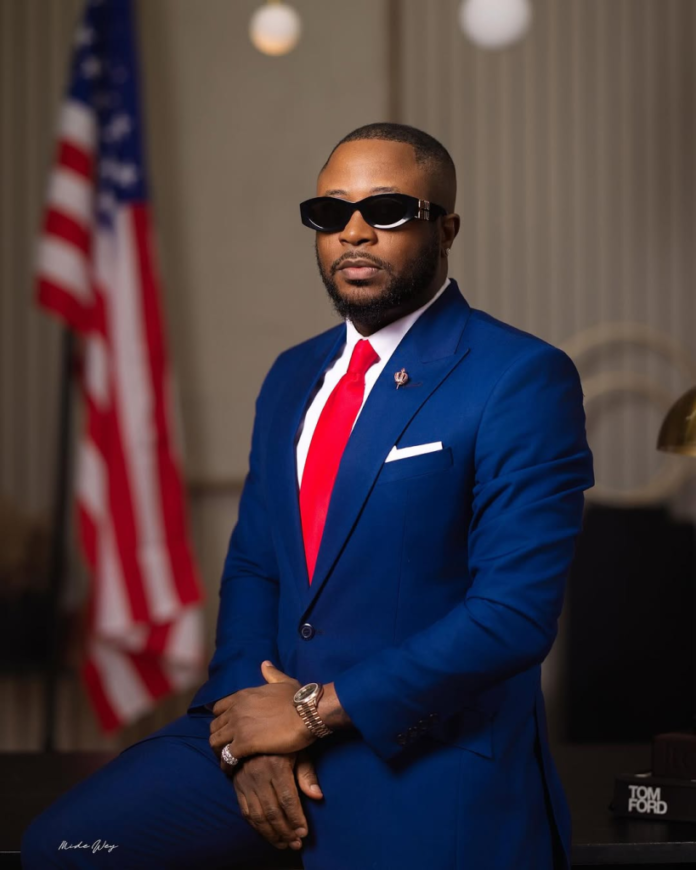 Tunde Ednut Becomes U.S. Citizen