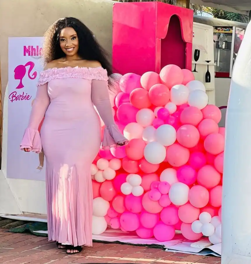 Vuyokazi Nciweni Biography, Age, Husband, Kids, Surgery, Wikipedia, Net Worth 1 Vuyokazi Nciweni Biography, Age, Husband, Kids, Car, Surgery, Wikipedia, Net Worth