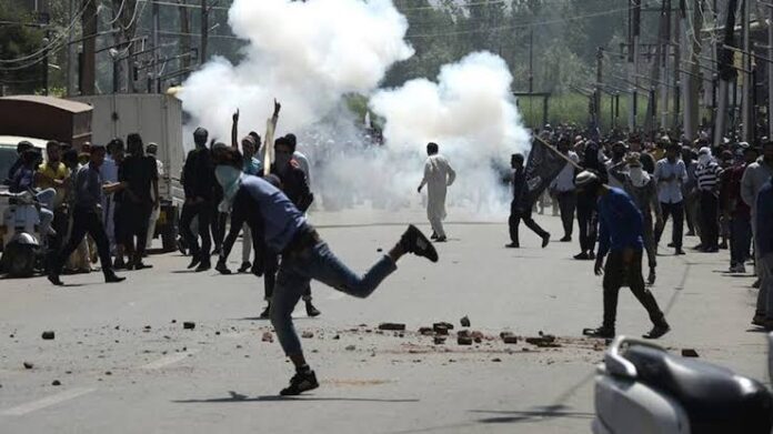 Police Fire teargas as Peaceful Protest Rocks Abuja Police Fire teargas as Peaceful Protest Rocks Abuja