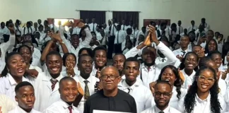 Peter Obi Donates ₦15 Million to UNN Dental Students