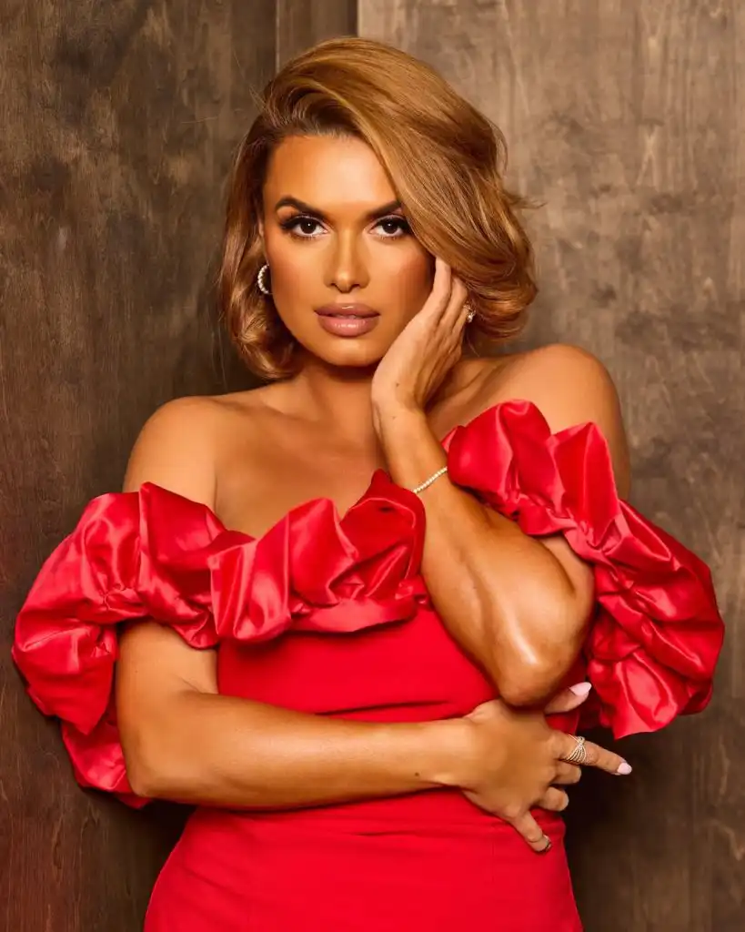 Joy Taylor Biography, Age, Husband, Ethnicity, Height, Parents, Net Worth 1 Joy Taylor Biography, Age, Husband, Ethnicity, Height, Parents, Net Worth