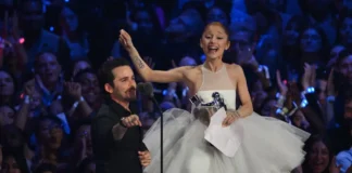 Ariana Grande Wins Video of the Year at 2025 MTV VMAs