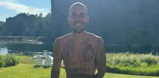 Justin Bieber strips down to underwear for Segway spin