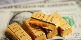 Gold Hits Record Highs as U.S. Government Shutdown Sparks Investor Flight to Safety