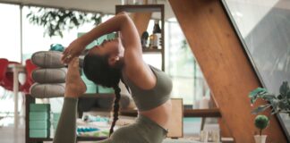 Best Yoga Poses for Beginners (to Improve Flexibility and Reduce Stress)