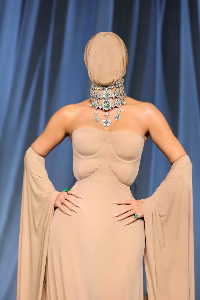 Kim Kardashian Sparks Reactions with Bizarre Masked Look at the 2025 Academy Museum Gala Kim Kardashian Sparks Reactions with Bizarre Masked Look at the 2025 Academy Museum Gala