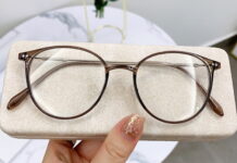 Why Buying Glasses Online is Better than Buying In-Store?