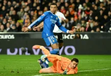 Real Madrid Beat Valencia 2–0 to Close Gap on Barcelona