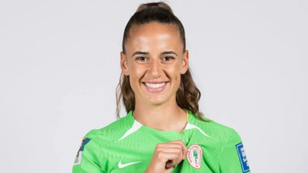 “Ashleigh Plumptre Is Not on Facebook” — Super Falcons Star Raises Alarm Over Fake Accounts